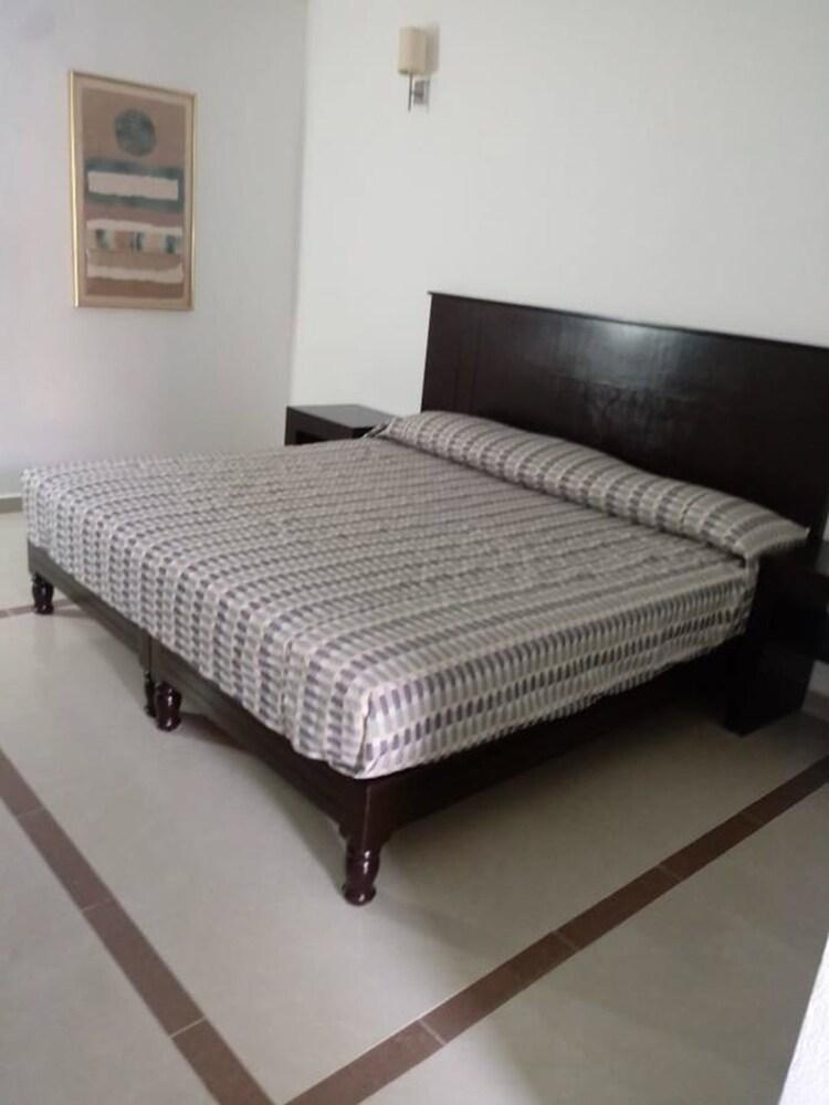 Porto Hotel ลาซาโร การ์เดนาส ภายนอก รูปภาพ
